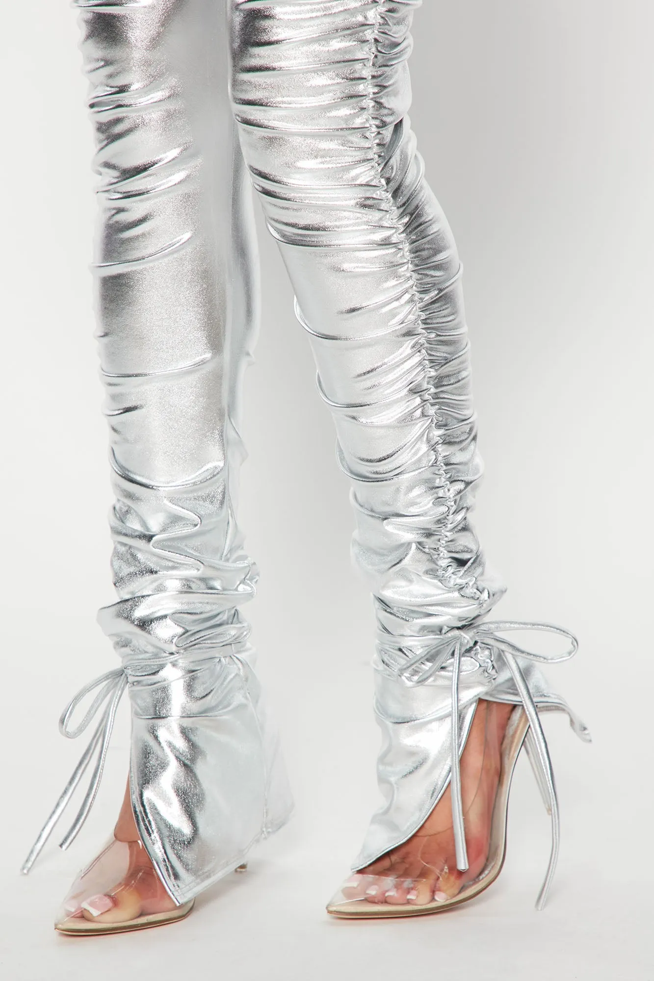 - Ola de calor Legging apilado de cuero sintético- Plata