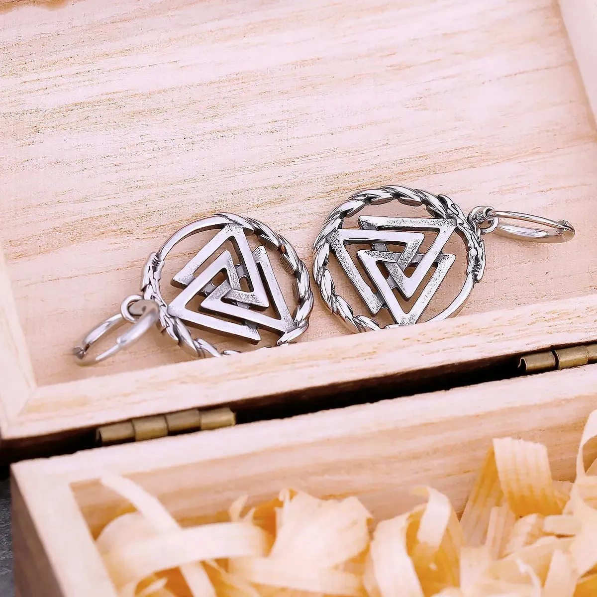 Boucles d'oreille Valknut en acier inoxydable